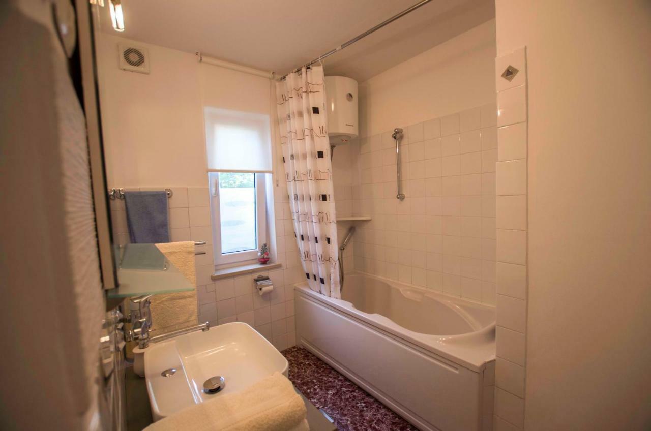 "Andrija" Apartmen'S Banjole Exteriör bild